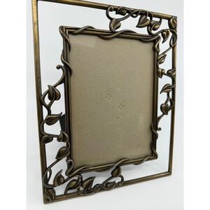 Metal Picture Frame Ornate Leaf Vine Design Bronze Tone 5"x7"